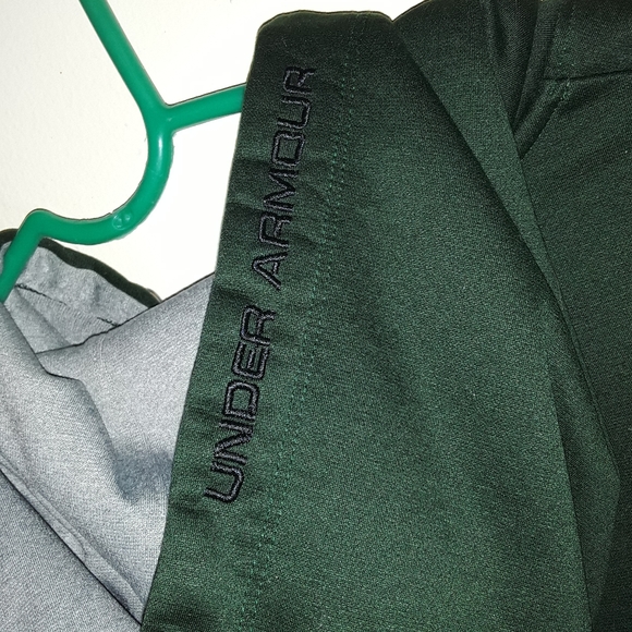 Large under armour hoodie - Picture 5 of 5